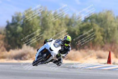 media/Jan-08-2022-SoCal Trackdays (Sat) [[1ec2777125]]/Turn 7 (1035am)/